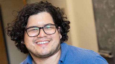 Carlos Argüelles-Delgado headshot