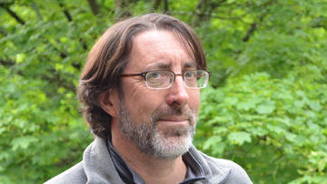 Professor John Huth headshot