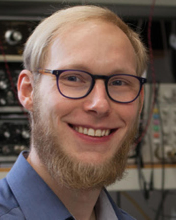 Prof. Stefan Knirck headshot